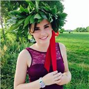 Ciao, sono Italiana nativa (hablo también español) e sono disponibile per lezioni di conversazione o para aprender mi maravilloso idioma desde cero. Ya tengo experiencia en el ensañamiento de Italiano a hispanohablantes así ¿qué esperás?